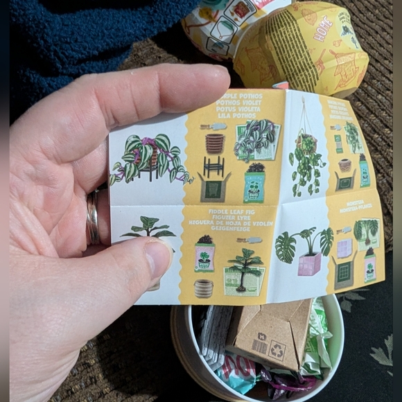 Mini verse Make It Mini Capsule Lifestyle Series 1 - Purple Photos #1 - Picture 6 of 7